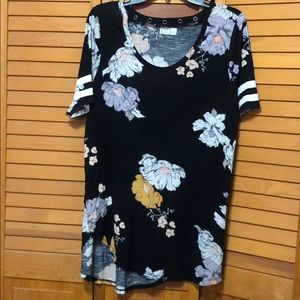 Maurices 24/7 tee size 0 never worn